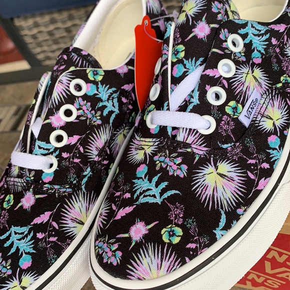 VANS ERA PARADISE FLORAL Blktrwht WMNS - Picture 14 of 16